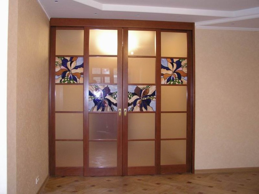 Перегородка с цветными стеклянными вставками Смоленск