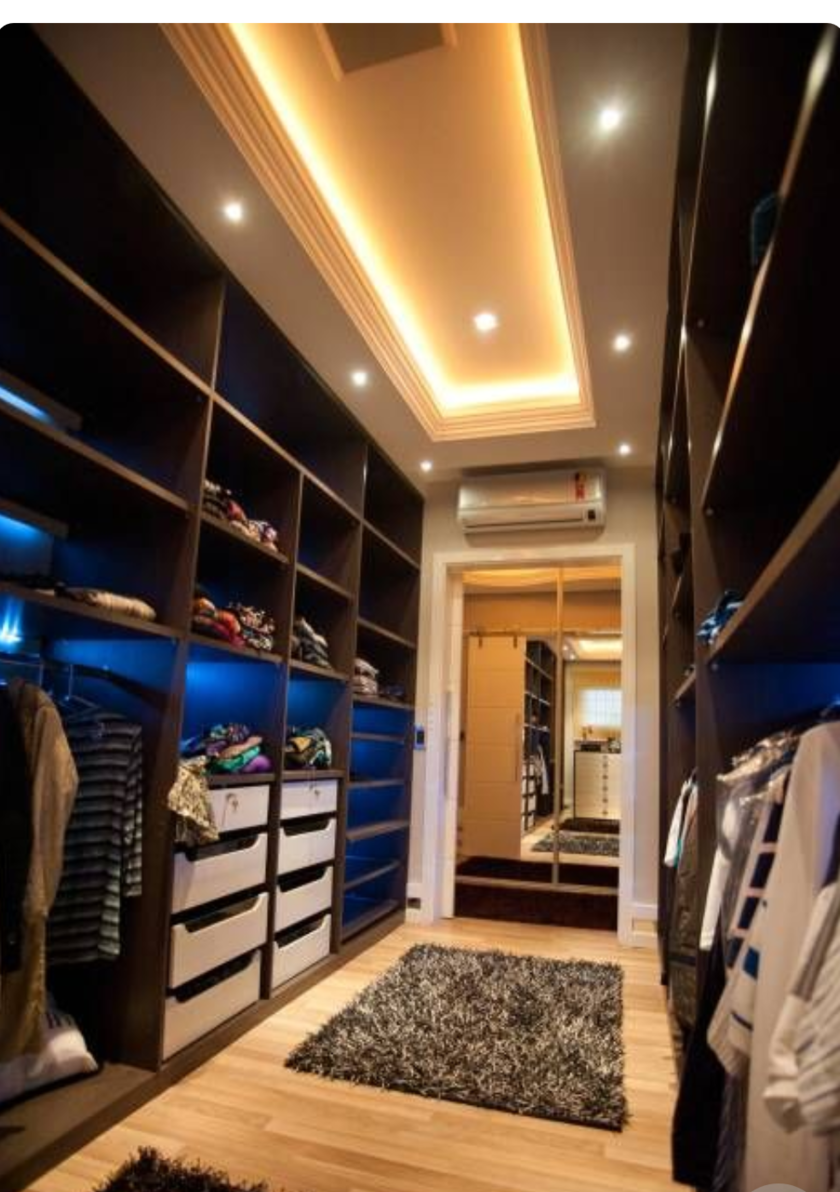 Большая открытая гардеробная комната с комбинированным наполнением Смоленск