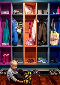 Детская цветная гардеробная комната Смоленск